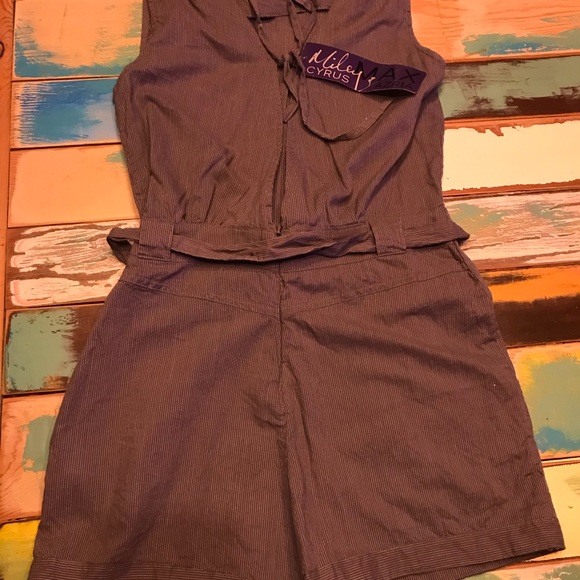 NWT Miley Cyrus max azria grey romper small - Picture 2 of 2